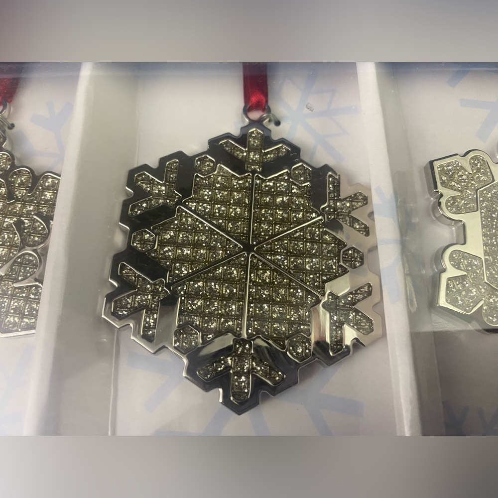 Towle Holidays Wishes Snowflake Ornaments Set Of 3 - Picture 6 of 7